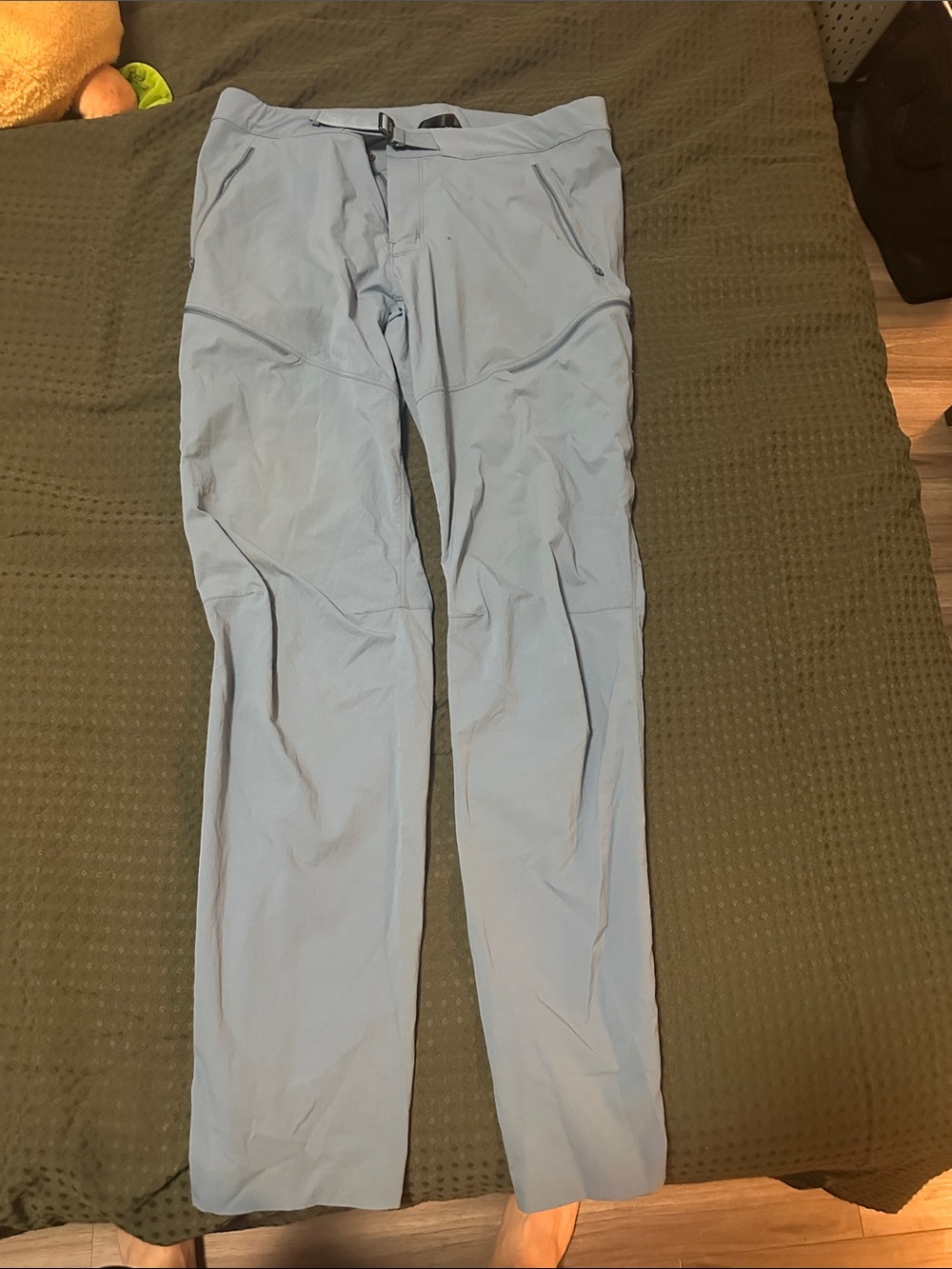 Arc'teryx Men's Light Blue Technical Cargo Pants